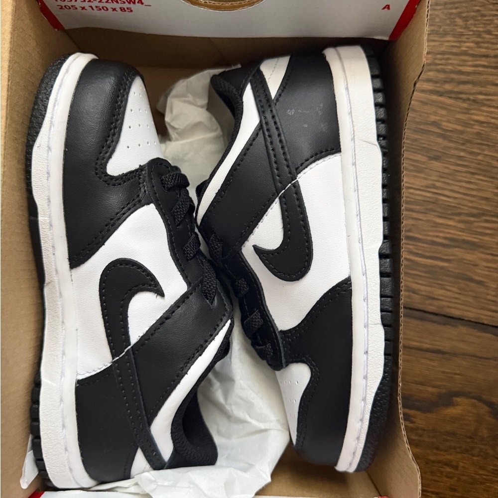Nike Kids' Classic Black and White Dunks Low 10C